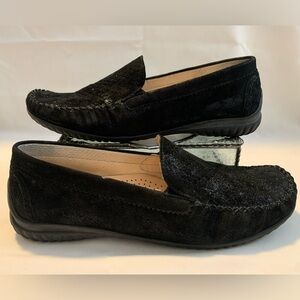 EUC Gabor Black Shimmer Perforated Suede Flats/Shoes WOMENS UK Size 7/US 8.5-9